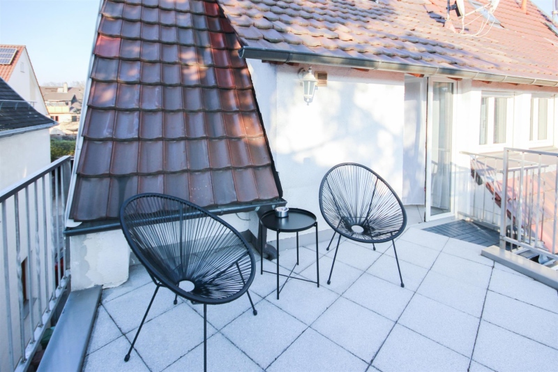 BS18A1_ALFA_APARTMENTS_18_Zimmer_Room_Wohnzimmer_Terrasse_Living_Room_Terrace